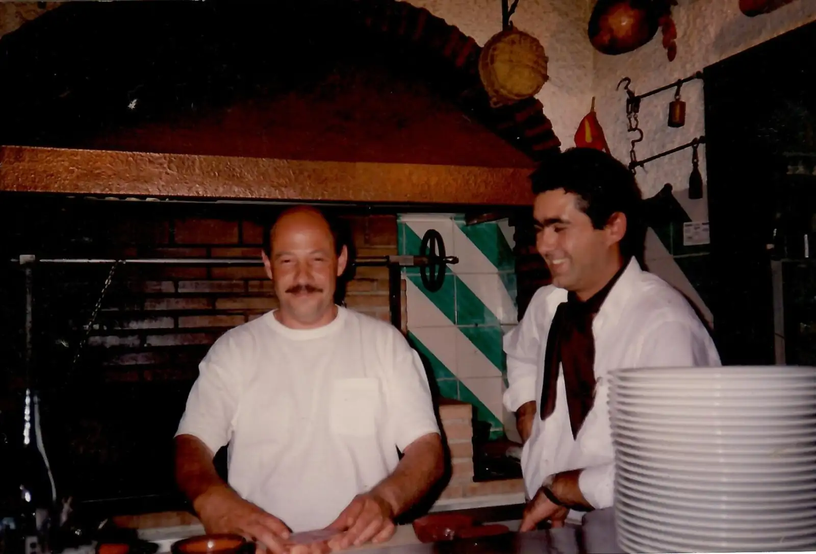Fernando Gordillo y Rodolfo Carnicero en los comienzos de Restaurante Poncho's en Fuengirola en 1993