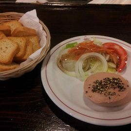 Restaurante Poncho's plato de comida y canasta con tostadas