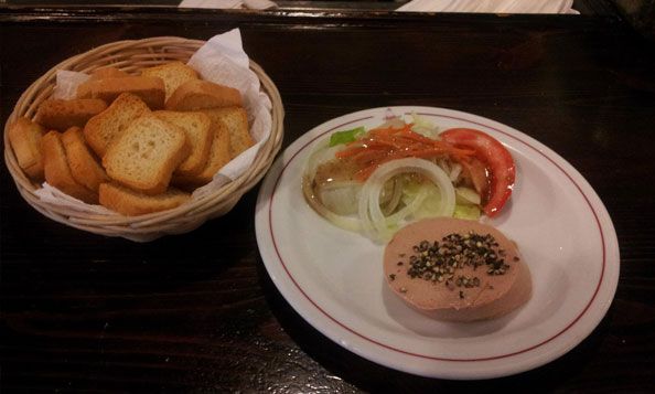 Restaurante Poncho's plato de comida y canasta con tostadas
